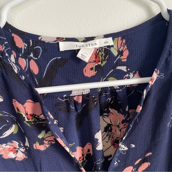 Fun2fun Kenmore split neck blouse - Picture 3 of 6